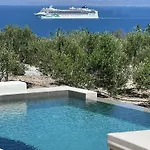 Phaos At Saint John With Private Heated Pool Oia